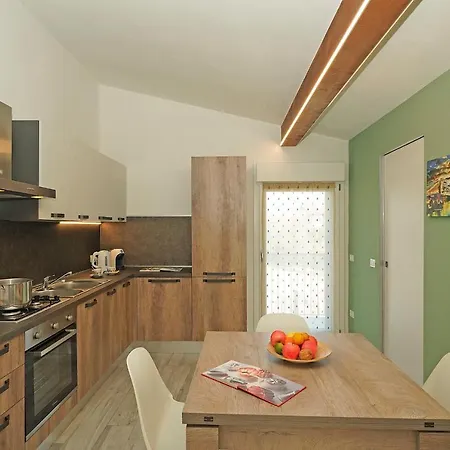 Apartament Holiday Apt Al 54 - Gardagate Raffa